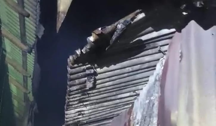 ধামরাইয়ে সাংবাদিকের বাড়িতে পেট্রোল ছুড়ে অগ্নিসংযোগ