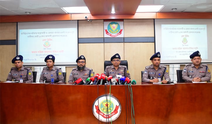 দুই নারীসহ হানিট্র্যাপ চক্রের ১২ সদস্য গ্রেপ্তার