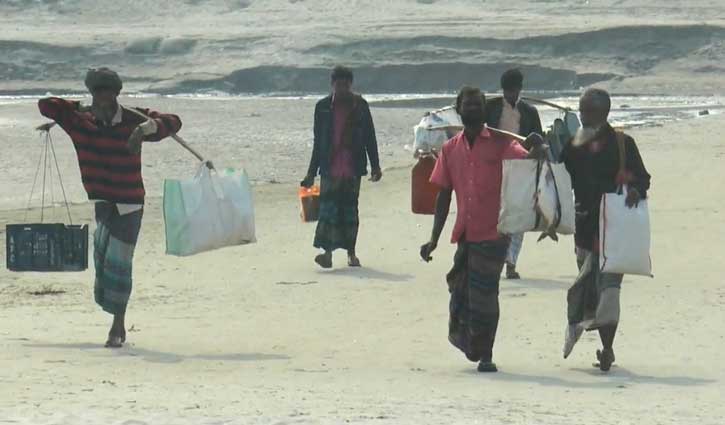 গাইবান্ধার নদীভাঙনের স্থায়ী সমাধান চান নারী ভোটাররা
