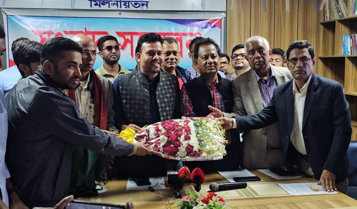 বিএনপি প্রার্থীকে সমর্থন দিয়ে সরে দাঁড়ালেন গণঅধিকার পরিষদের প্রার্থী