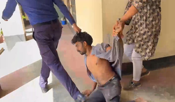 চুল ধরে টানতে টানতে থানাহাজতে নেওয়া হলো তরুণকে