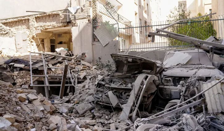 ইরানের মধ্যাঞ্চলে ব্যাপক হামলা চালাচ্ছে ইসরায়েল