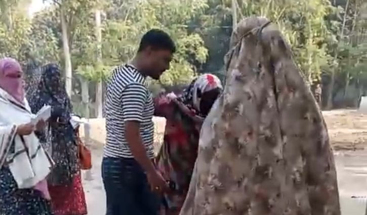 সুজানগরে জামায়াতের নারী কর্মীদের মারধরের অভিযোগ 