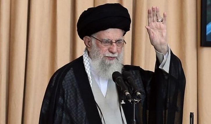 ইরানের রাজনীতিতে যেভাবে উত্থান হয়েছিলো খামেনির