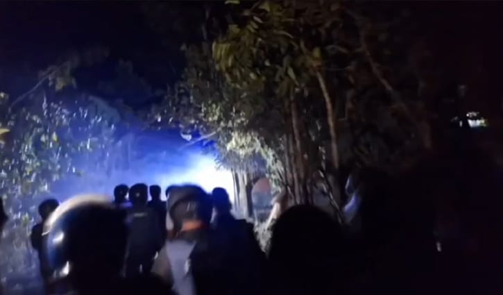 মাদারীপুরে রাতভর পৃথক দুই সংঘর্ষে শতাধিক হাতবোমা বিস্ফোরণ