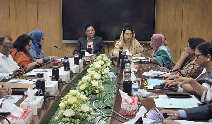 বিমানবন্দরে পরিচ্ছন্নতা জোরদারের নির্দেশ বিমানমন্ত্রীর