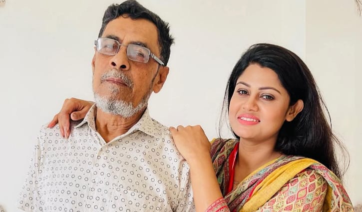 বাবা হারালেন নায়িকা মৌমিতা মৌ