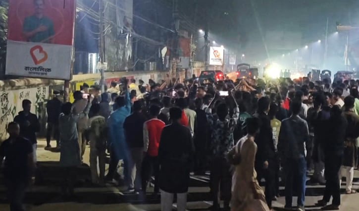 ময়মনসিংহে নিখোঁজ শিক্ষার্থীর লাশ উদ্ধার, প্রশাসনের গাড়ি আটকে বিক্ষোভ