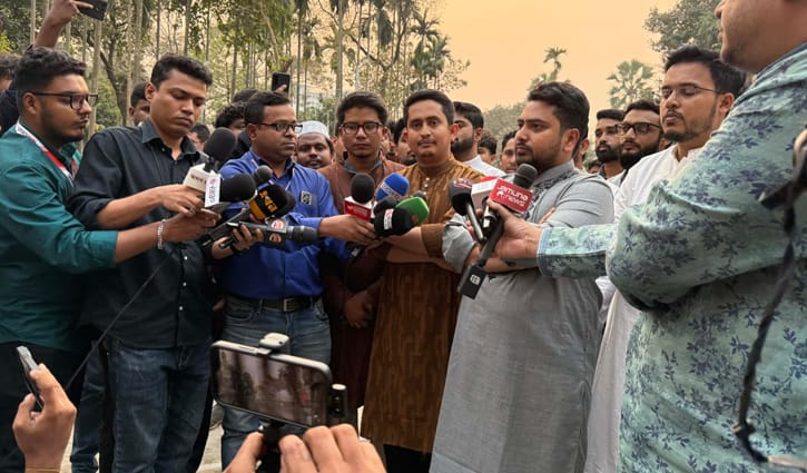 রাষ্ট্রপতিকে অভিশংসন করে গ্রেপ্তারের দাবি নাহিদের