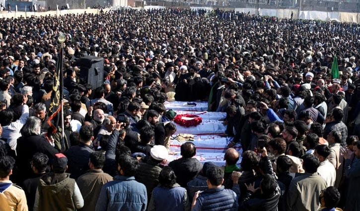 পাকিস্তানে শিয়া মসজিদে আত্মঘাতী হামলায় নিহত ৩১, শোকাতুর ইসলামাবাদ