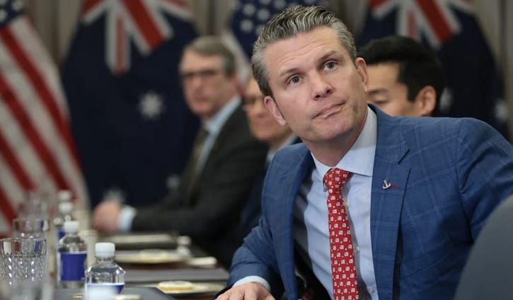 ইরানের নৌবাহিনী গুঁড়িয়ে দেওয়ার হুঁশিয়ারি মার্কিন প্রতিরক্ষামন্ত্রীর