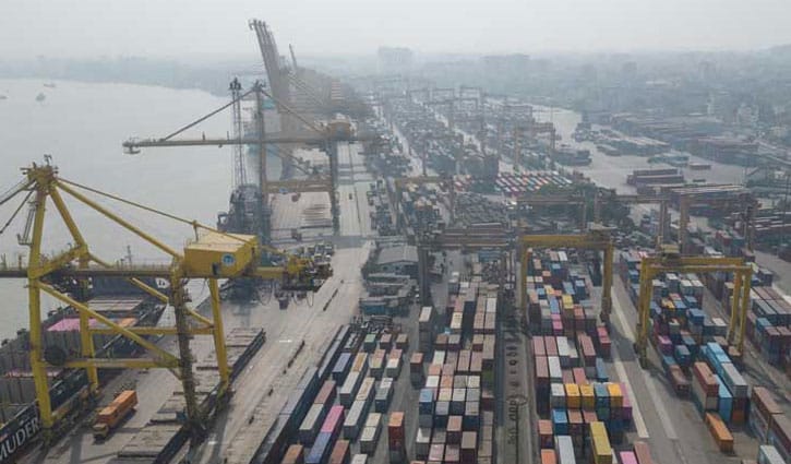 চট্টগ্রাম বন্দরে অচলাবস্থা নিরসনে প্রধান উপদেষ্টাকে ৪ ব্যবসায়ী সংগঠনের চিঠি