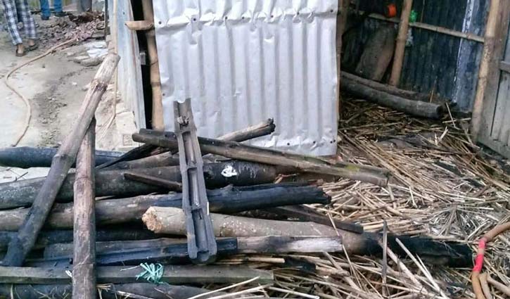 কুষ্টিয়ায় জামায়াত নেতার রান্নাঘরে আগুন দিয়ে পালালো দুর্বৃত্ত