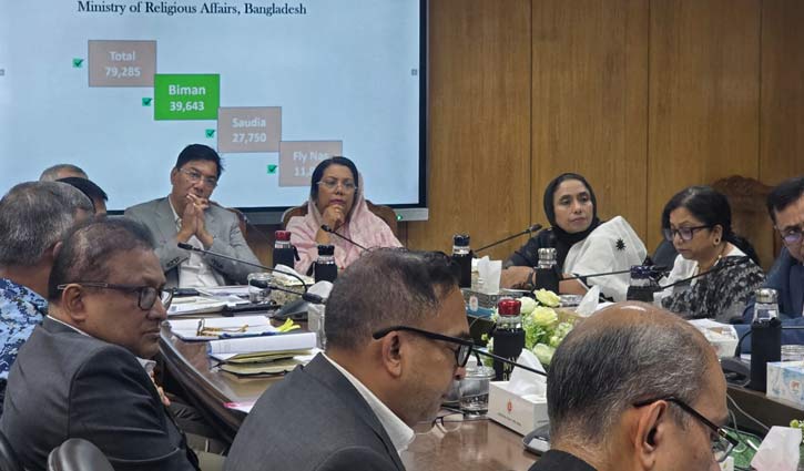 হজ যাত্রীরা যাতে হয়রানির শিকার না হয় খেয়াল রাখতে হবে: বিমানমন্ত্রী