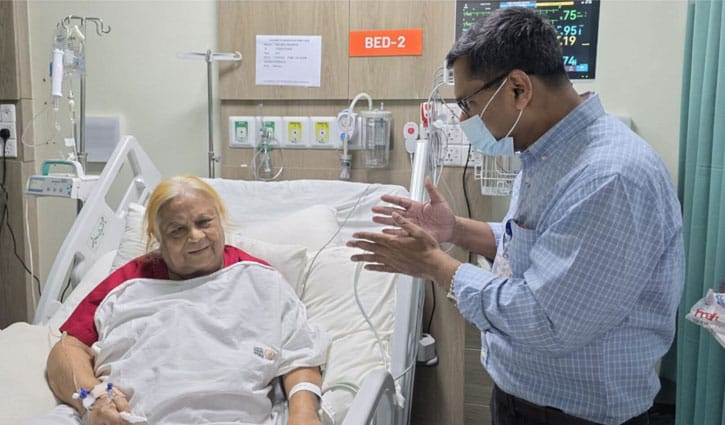 সেলিমা রহমানকে দেখতে হাসপাতালে গেলেন প্রধানমন্ত্রীর চিকিৎসক