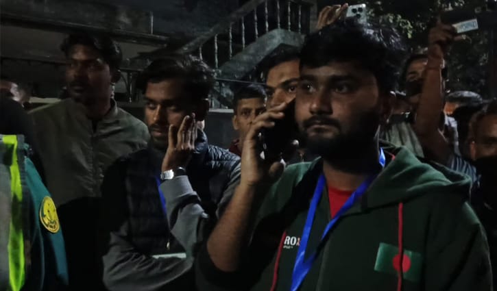 সিলেটে পর্যবেক্ষক পরিচয়ে ভোটকেন্দ্রে ঢোকা তিন তরুণ থানায়