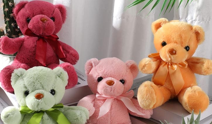আজ টেডি ডে: কোন রঙের টেডির কী অর্থ জানেন?