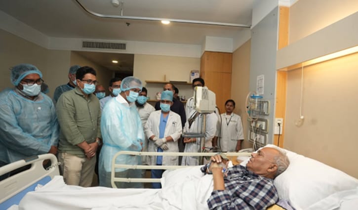 রিজভীকে দেখতে হাসপাতালে গেলেন তারেক রহমান