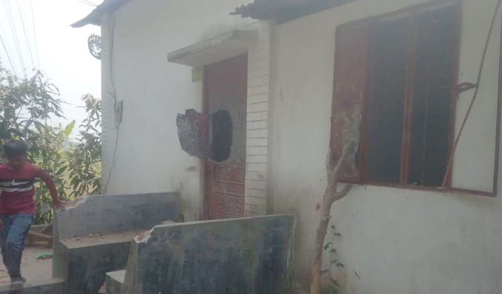 গোপালগঞ্জে আধিপত্য বিস্তার নিয়ে দুপক্ষের সংঘর্ষে নিহত ১