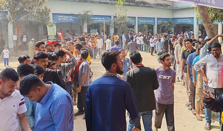 ৩৬ হাজার ৩১ কেন্দ্রে দুপুর পর্যন্ত ভোট পড়েছে ৪৭.৯১ শতাংশ