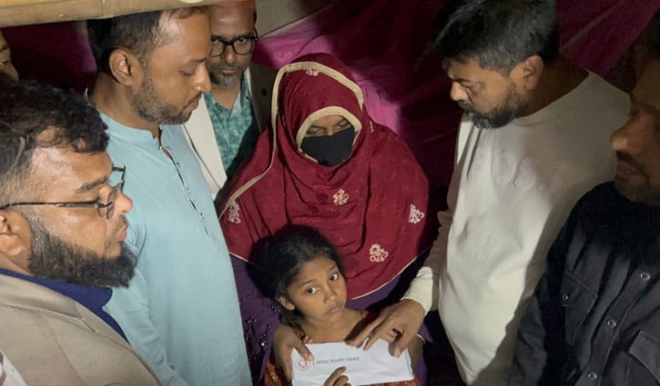 ভোট দেওয়ায় তালাক পাওয়া সেই গৃহবধূর পাশে বিএনপি