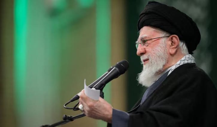 তেহরানে আক্রমণ আঞ্চলিক সংঘাতে রূপ নেবে: খামেনি