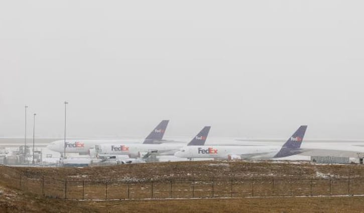 যুক্তরাষ্ট্রে ১০ হাজারেরও বেশি ফ্লাইট বাতিল 