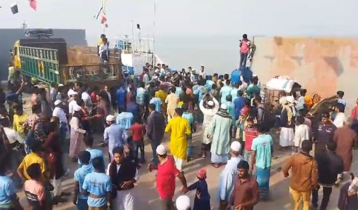 স্লোগান নিয়ে হাতিয়ায় এনসিপি ও বিএনপি সমর্থকদের সংঘর্ষ