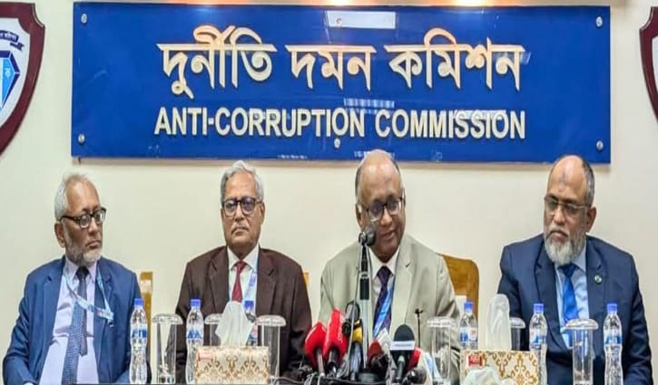 সন্দেহজনক হলফনামা আগে আমাদের হাতে দিন