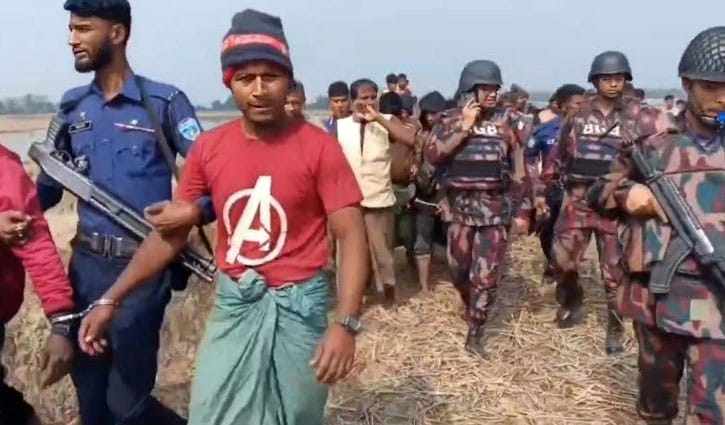 পুলিশ-বিজিবির হেফাজতে ৩৭ আরাকান আর্মি