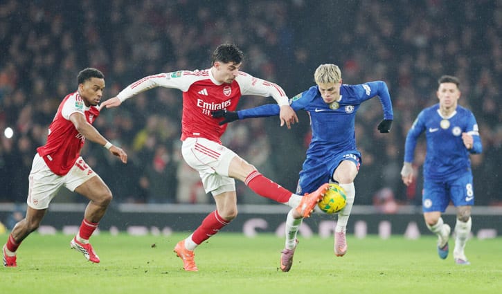 শেষ মুহূর্তে চেলসিকে ছিটকে ফাইনালে আর্সেনাল