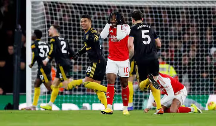 আর্সেনালকে হারিয়ে শিরোপার লড়াই জমাল ইউনাইটেড