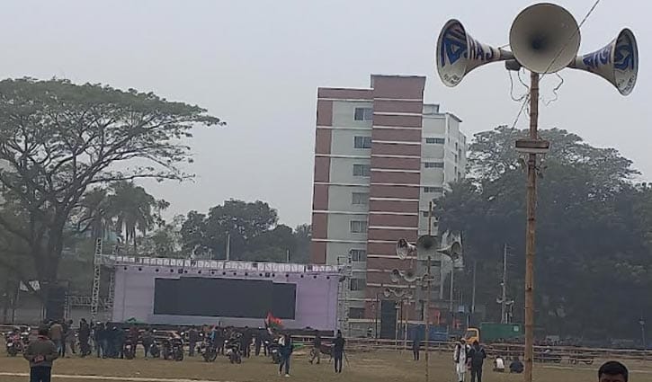 রংপুরে প্রস্তুত তারেক রহমানের সভা মঞ্চ, আসতে শুরু করেছেন নেতাকর্মীরা