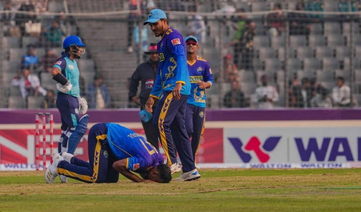 শরিফুল-মাহেদীর বোলিং তাণ্ডবে ১২৬ রানে অলআউট নোয়াখালী