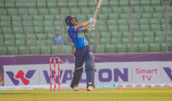 মাহেদীর অলরাউন্ড নৈপূণ্যে নোয়াখালীকে হারিয়ে শীর্ষে চট্টগ্রাম