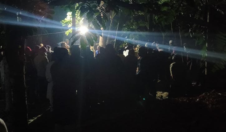 কারা ফটকে পাঁচ মিনিট স্ত্রী-সন্তানকে শেষবারের মতো দেখলেন জুয়েল