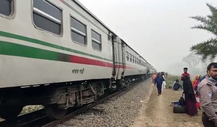 ইঞ্জিন থেকে বগি বিচ্ছিন্ন, উত্তরবঙ্গের সঙ্গে সারা দেশের ট্রেন যোগাযোগ বন্ধ