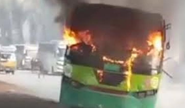 উত্তরার বাসে আগুন