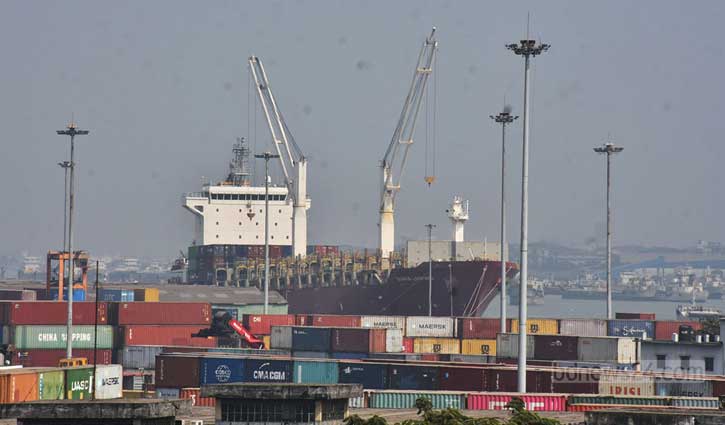 ষষ্ঠ দিনের মতো অচল চট্টগ্রাম বন্দর, উদ্বিগ্ন ব্যবহারকারীরা