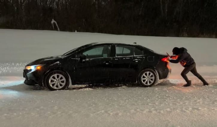 যুক্তরাষ্ট্রে বিদ্যুৎবিচ্ছিন্ন ৬ লাখেরও বেশি গ্রাহক