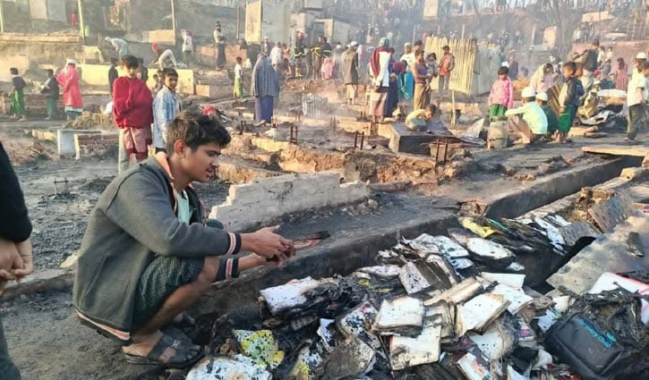 মধ্যরাতে রোহিঙ্গা ক্যাম্পে আগুন, পুড়েছে ৪৬৪ ঘর