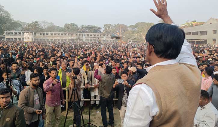 ঝিনাইদহ-৪: স্বতন্ত্র প্রার্থীর জনসভা ও শোভাযাত্রা