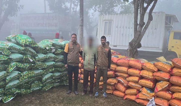 শায়েস্তাগঞ্জে ৮৮ বস্তা অবৈধ জিরার চালানসহ গ্রেপ্তার ১