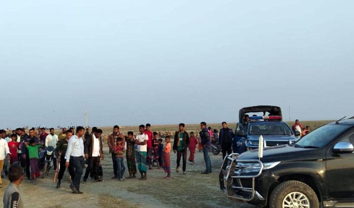 হাতিয়ায় পর্যটনকেন্দ্র দখলের চেষ্টা, আটক ২