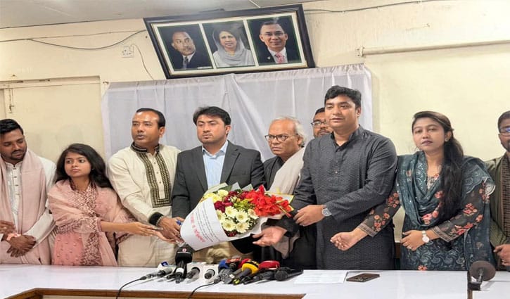 জাকসু ভিপি যোগ দিলেন বিএনপিতে, হল সংসদের ৯ প্রতিনিধি ছাত্রদলে