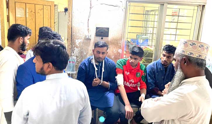 ফেস্টুন টাঙান নিয়ে লক্ষ্মীপুরে বিএনপি-জামায়াত সংঘর্ষ, আহত ৪