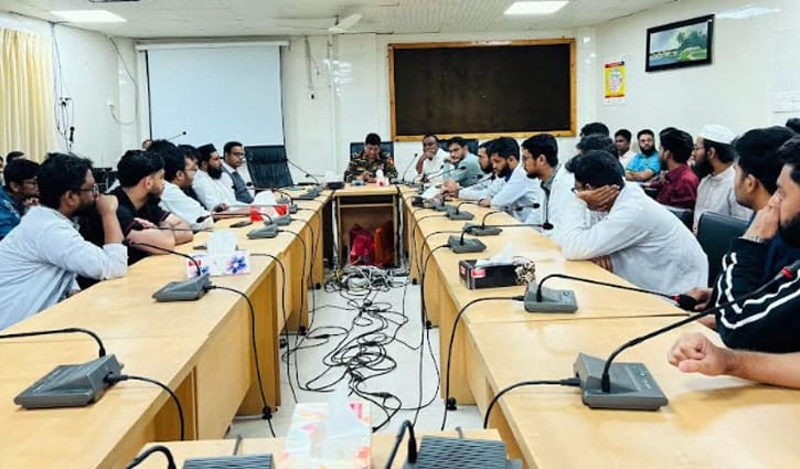 ইন্টার্ন চিকিৎসকদের কর্মবিরতি অব্যাহত, ৩২ ঘণ্টায়ও হলো না সমঝোতা