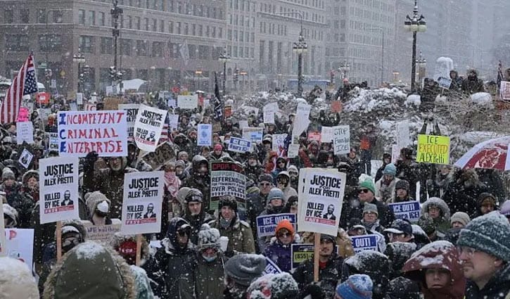 ‘আইস’ বিরোধী বিক্ষোভে উত্তাল যুক্তরাষ্ট্র