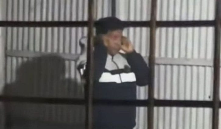 রাজশাহীতে এসআইকে কান ধরিয়ে দাঁড় করিয়ে রাখার ভিডিও ভাইরাল