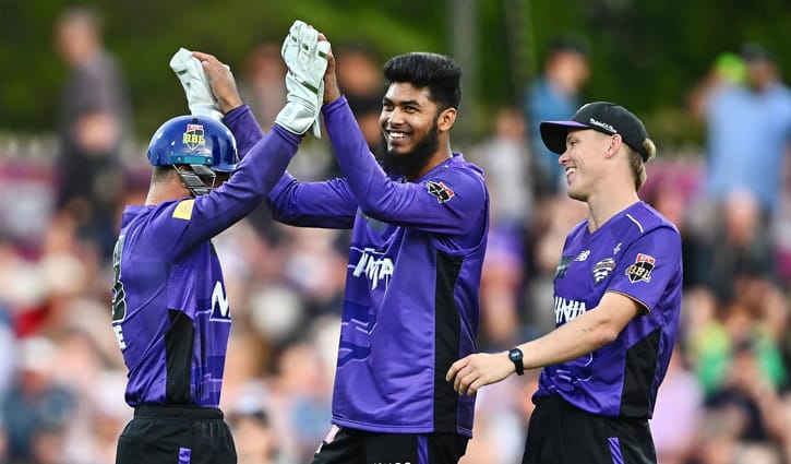 স্বপ্নের ঠিকানায় ডানা মেলে উড়ছেন রিশাদ